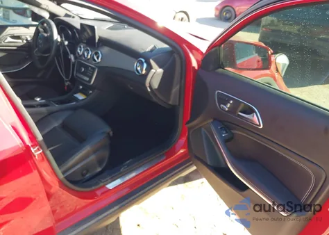 2018 Mercedes-Benz Gla 250 из США, поврежденный, VIN WDCTG4EB2JJ468182